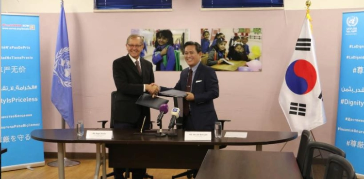 400 thousand dollars from South Korea to UNRWA