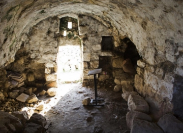 A Palestinian official accuses Israel of looting Palestinian antiquities