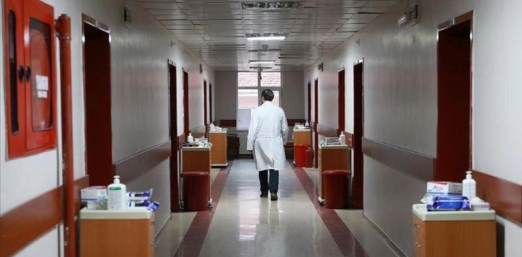 Gaza Health Ministry announces that the laboratory examination device has stopped working