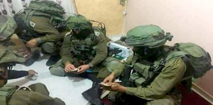 The occupation destroys the contents of a house and seizes an amount of money west of Jenin