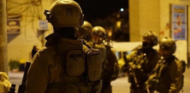 The arrest of 20 citizens, including members of the Palestinian police