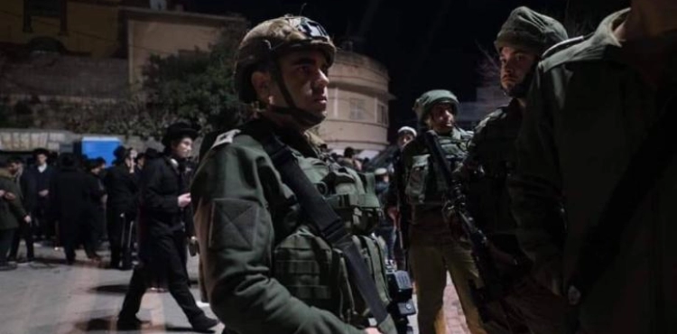 Occupation arrests 7 Palestinians from the West Bank