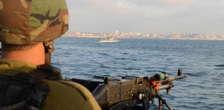 Gaza: The occupation navy shoots at the fishermen´s boats