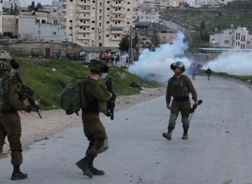 Choking injuries during clashes north of Qalqilya