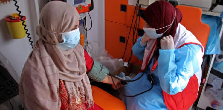 One death and 77 new infections of corona in Gaza