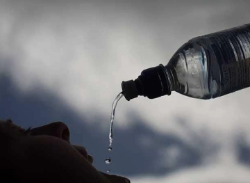 A woman who has not been drinking water for 64 years. It was not