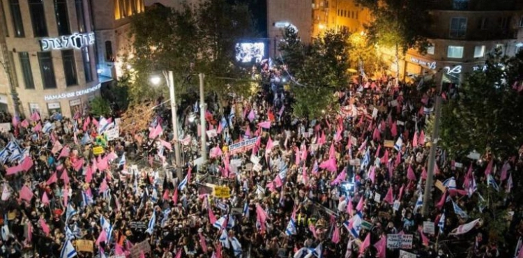 Demonstrations against Netanyahu and his government continue, amid calls for elections