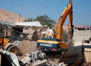 The occupation demolishes the facilities of 11 families in the northern Jordan Valley
