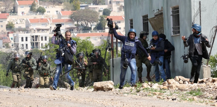 70 Israeli violations against journalists in the last quarter of this year