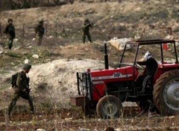 The occupation expels a farmer from his land and seizes a tractor in Tuqu &acute;