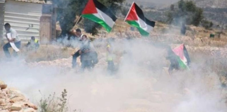 A citizen was injured by a gas bomb and others suffocated and a medic was arrested during the occupation suppression of the rally east of Ramallah