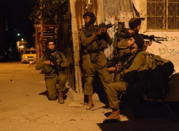 3 detainees have the occupation at dawn on Sunday