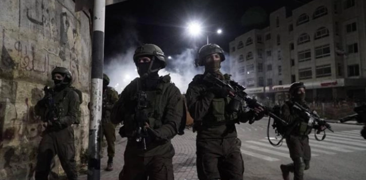 Al-Asir Club: The occupation arrested (21) citizens, the majority of whom were freed prisoners