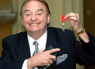 The singer of the Liverpool anthem &quot;You will never walk alone&quot; dies
