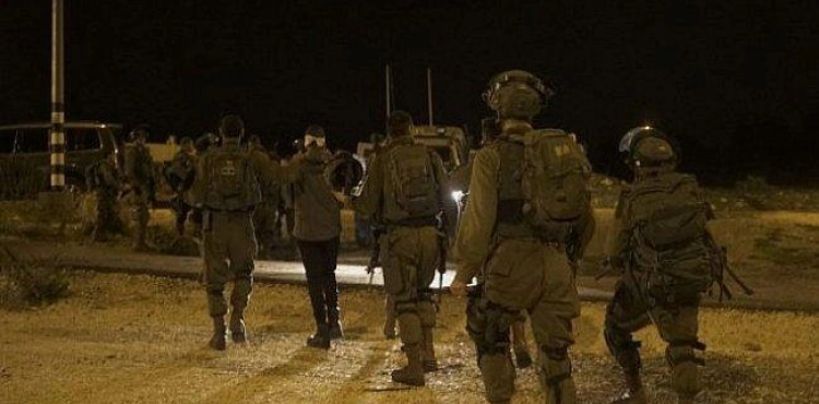 Arrest of 14 citizens at dawn