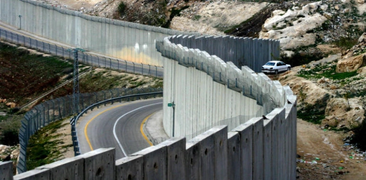 B&acute;Tselem: Israel is an apartheid state that applies a policy of Judaizing the place from the river to the sea