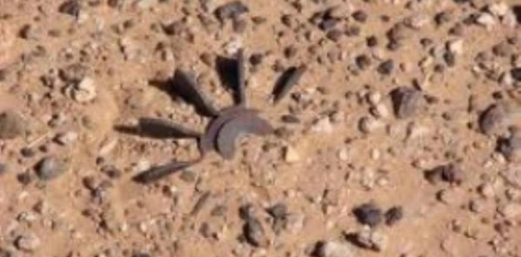 The hand of a young man was amputated by the explosion of a mine left by the occupation army