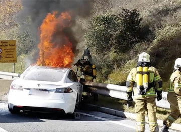 Tesla investigates car ignition accident (Model 3)