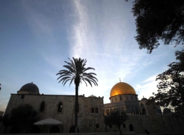 The occupation police stopped restoration work on the Dome of the Rock