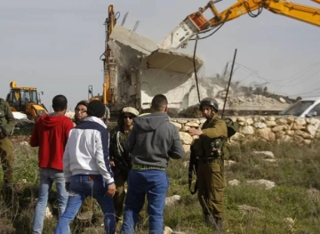 Israeli bulldozers demolish house in Anata