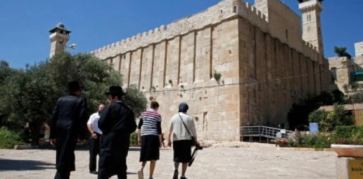 Israeli occupation authorities decide to close the Ibrahimi Mosque on Friday and Saturday