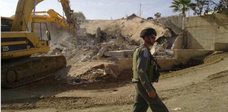 Notices to stop building 13 homes and public facilities in Yasuf