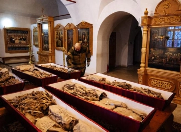 Russia and France bury the remains of their soldiers two hundred years after the defeat of Napoleon