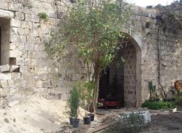The occupation army and settlers attack the people of the historic Khan al-Laban