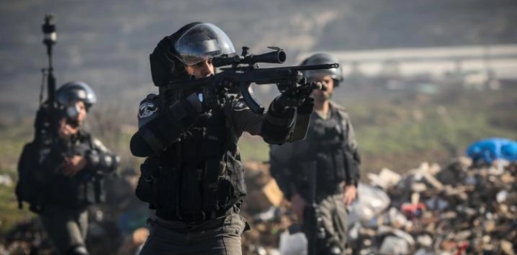 A young man was wounded by a live bullet and demolished parts of a house in Burin
