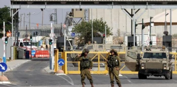 The occupation imposes a comprehensive closure on the West Bank and Gaza crossings