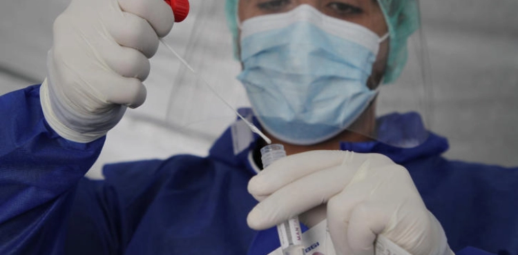Health: 33 deaths and 2,418 new cases of corona