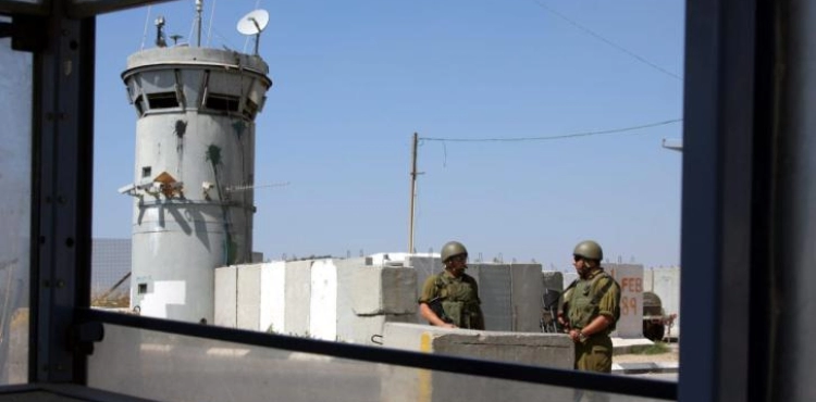 The occupation imposes a comprehensive closure on the West Bank and Gaza