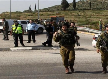 Israeli forces fire on vehicle in Jerusalem