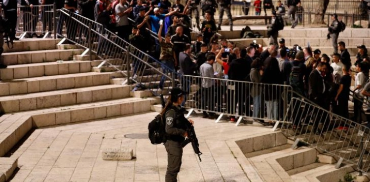 Jerusalemites fail an attempt by a settler to kidnap a child from Issawiya