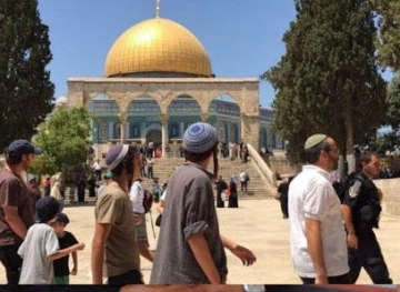 20 desecration of Al-Aqsa and 44 times the occupation prevented the call to prayer at the Al-Ibrahimi Mosque last month