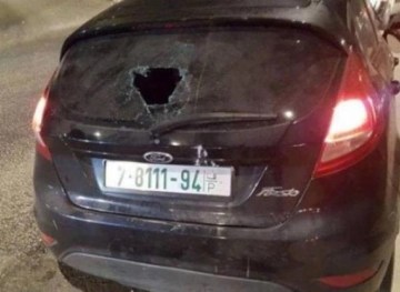 Settlers attack a citizen&acute;s vehicle near Burin, south of Nablus