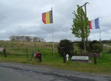 A Belgian adjusts borders with France ... to expand his territory