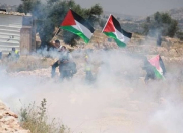 Dozens were injured by suffocation during the occupation suppression of the weekly Kafr Qaddum march
