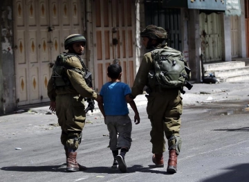 The occupation arrests three children from Aida refugee camp, north of Bethlehem