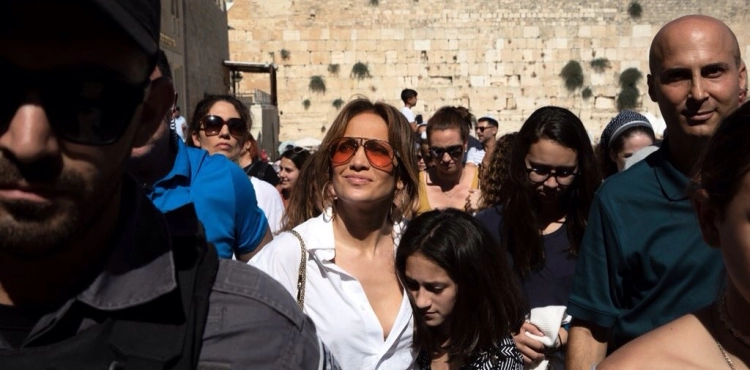 Photos of Jennifer Lopez in Jerusalem anger Arabs and Palestinians