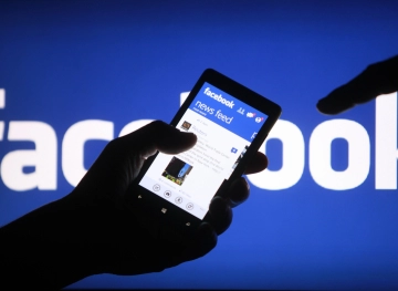 Facebook seeks to curb the spread of false news
