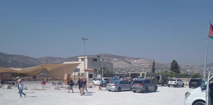 Settlers storm the archaeological area in Sebastia