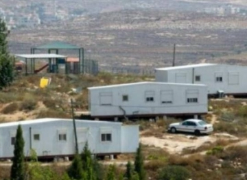 Settlers set up 20 caravans west of Kisan