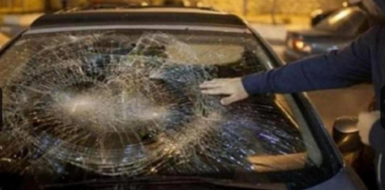Settlers attack citizens&acute; vehicles near Burqa, northwest of Nablus