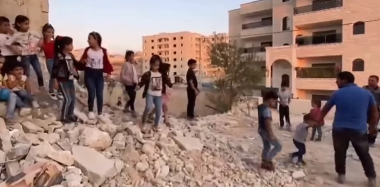 Seven brothers of the Al-Obaidi family of Jerusalem forcibly demolish their homes and erect a tent over the rubble