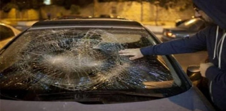Settlers attack vehicles at Za&acute;tara checkpoint