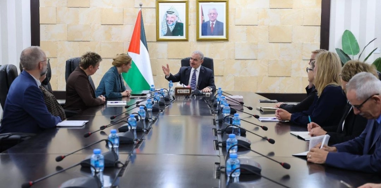 Shtayyeh calls on human rights organizations to pressure Israel to release the bodies of the martyrs