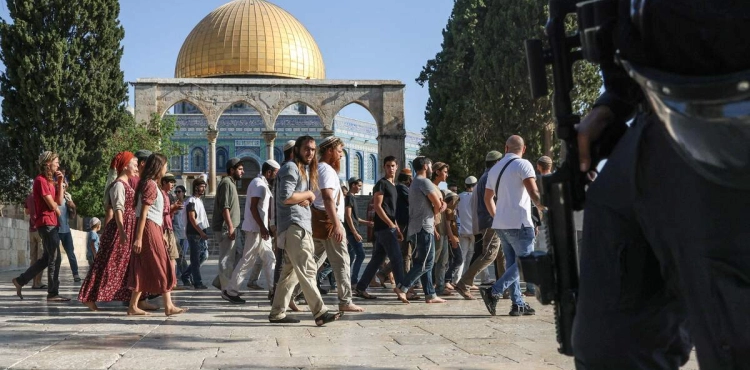 More than a thousand settlers stormed Al-Aqsa Mosque amid tight protection from the occupation forces