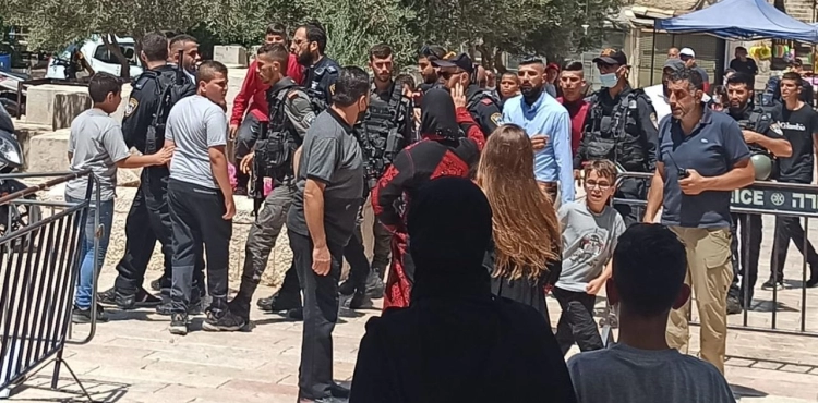 Injuries and arrests after the occupation attacked worshipers near the Lions Gate