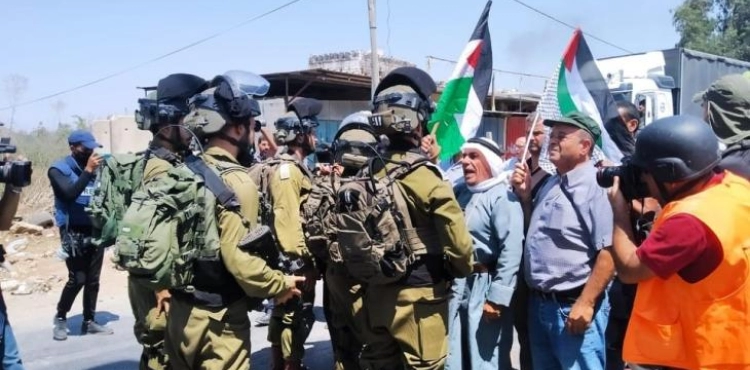 Suppression of a march rejecting the new settlement road in Beita
